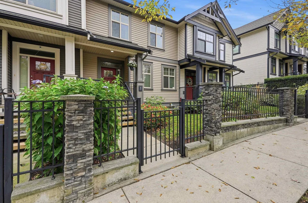 7-35298 Marshall Road, Abbotsford, BC - Townhouse for Sale - Photo 2 of 40 7-35298 Marshall Road, Abbotsford, BC - Townhouse for Sale - Photo 2 of 40