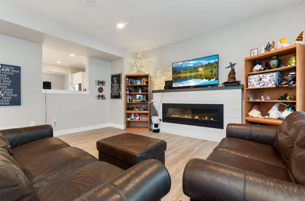 7 386 PINE AVENUE, Harrison Hot Springs BC V0M 1K0, Harrison Hot Springs BC — Residential for Sale - Photo 6