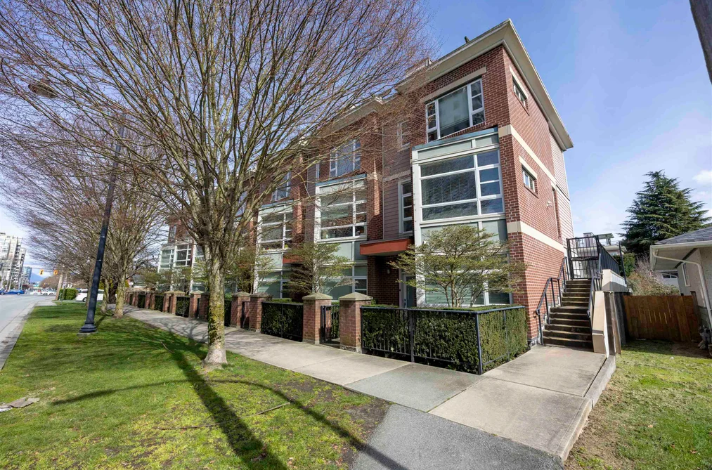 Townhouse for sale at 7 6600 Cooney Road Richmond British Columbia - MLS: R3105661