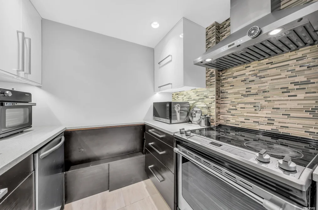 7 7321 MONTECITO DRIVE, Burnaby BC V5A 1R2, Burnaby BC — Residential for Sale — Photo 11 of 30