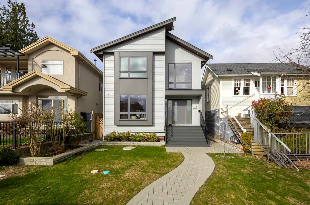 House for sale at 7 N Howard Avenue Burnaby British Columbia - MLS: R3102452