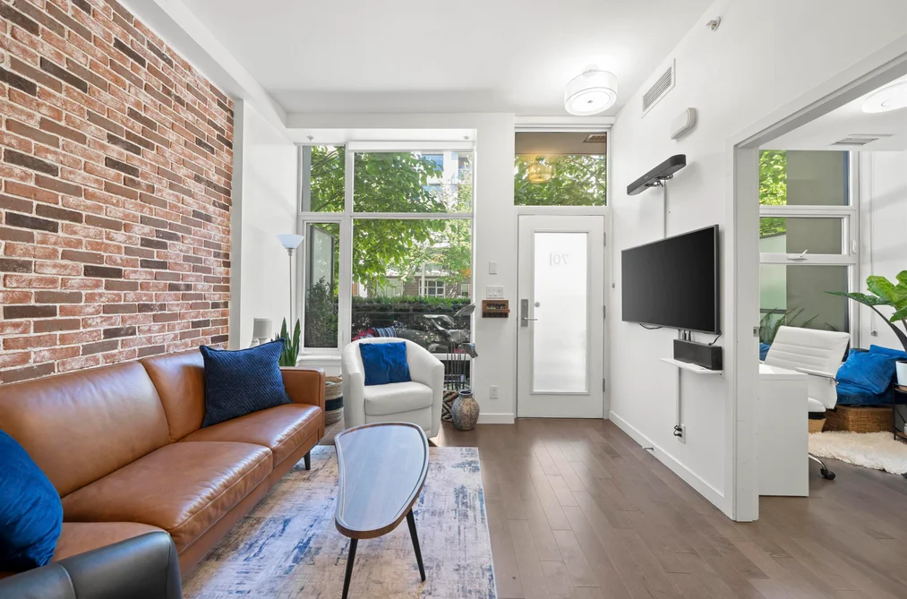 Townhouse for sale at 70 W 1st Avenue Vancouver British Columbia - MLS: R3162490
