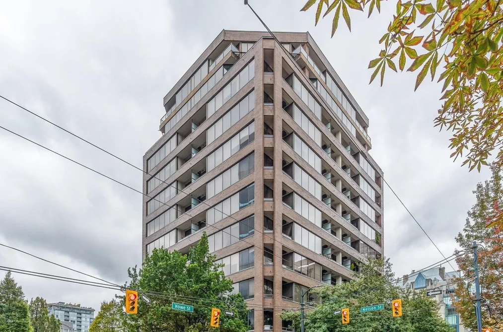 Condo for sale at 701 1010 Howe Street Vancouver British Columbia - MLS: R3133503