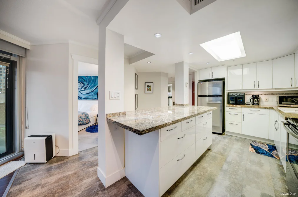 701 1050 BURRARD STREET, Vancouver BC V6Z 2S3, Vancouver BC — Residential for Sale - Photo 2