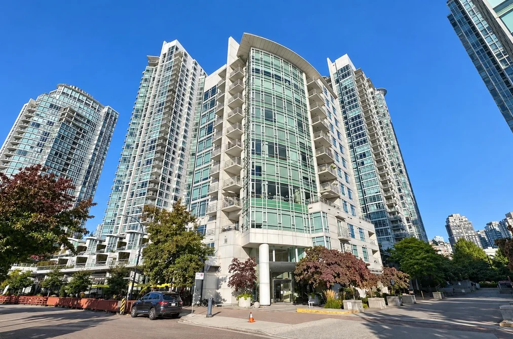 1111 Marinaside Cres Unit 701, Vancouver, BC - MLS: R3177266