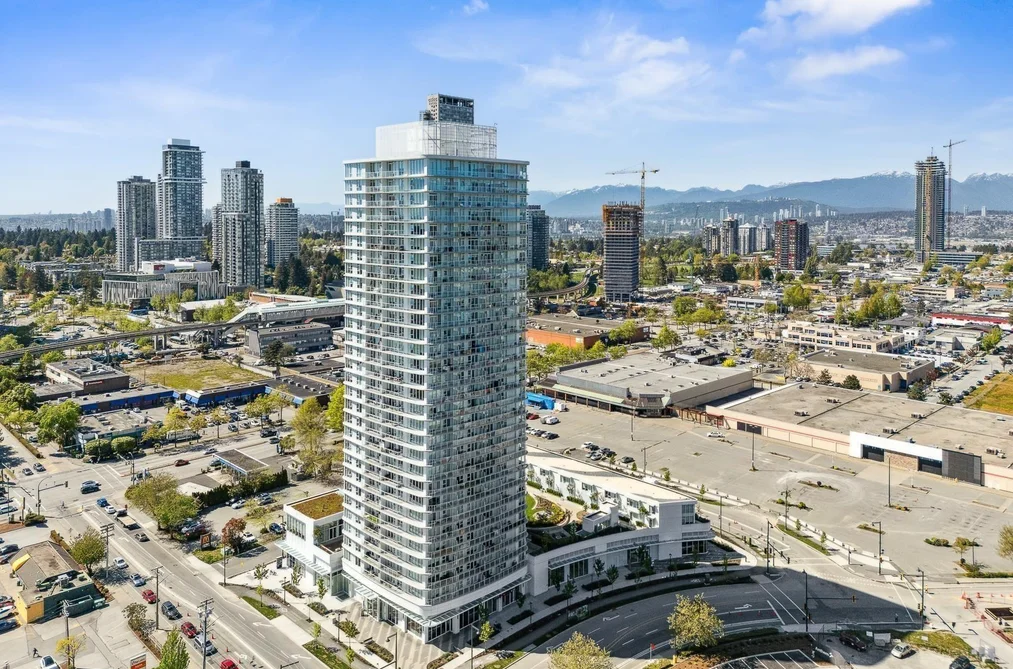 Condo for sale at 701 13685 102 Avenue Surrey British Columbia - MLS: R3111181