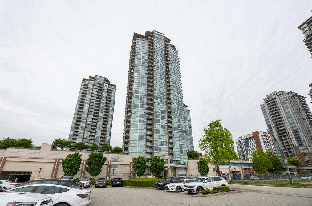 Condo for sale at 701 2975 Atlantic Avenue Coquitlam British Columbia - MLS: R3093298