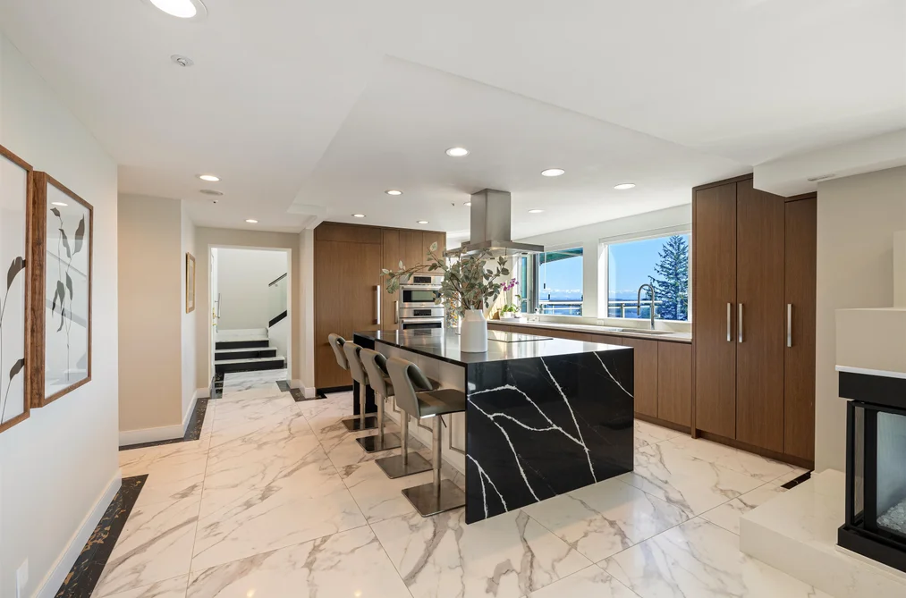 701 3105 DEER RIDGE DRIVE, West Vancouver BC V7S 4W1, West Vancouver BC — Residential for Sale - Photo 2