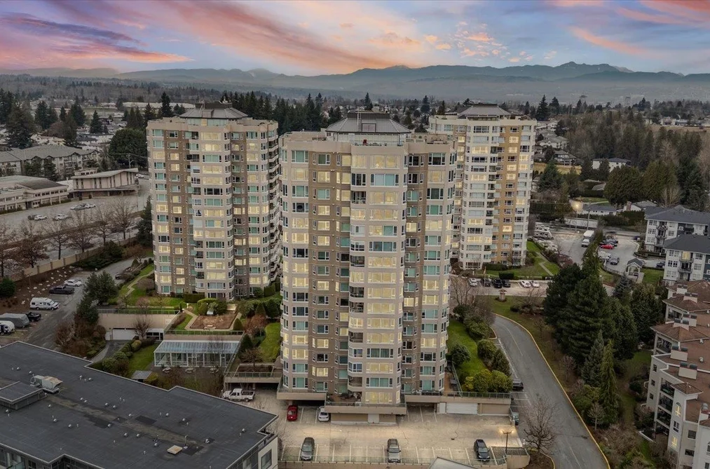 Condo for sale at 701 3170 Gladwin Road Abbotsford British Columbia - MLS: R3152342