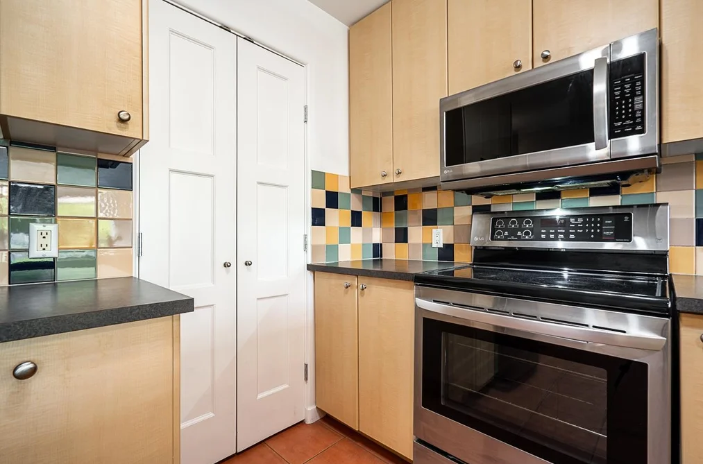 701 819 HAMILTON STREET, Vancouver, BC — Residential for Sale — Photo 13 of 28