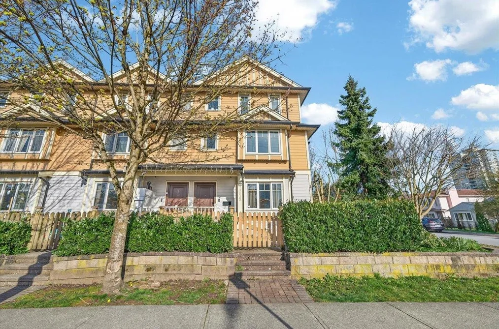 Townhouse for sale at 7012 Griffiths Avenue Burnaby British Columbia - MLS: R3114037
