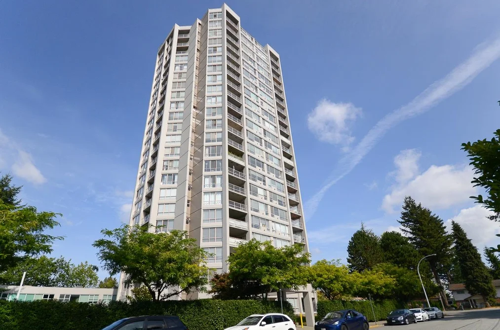 Condo for sale at 702 14881 103a Avenue Surrey British Columbia - MLS: R3165135