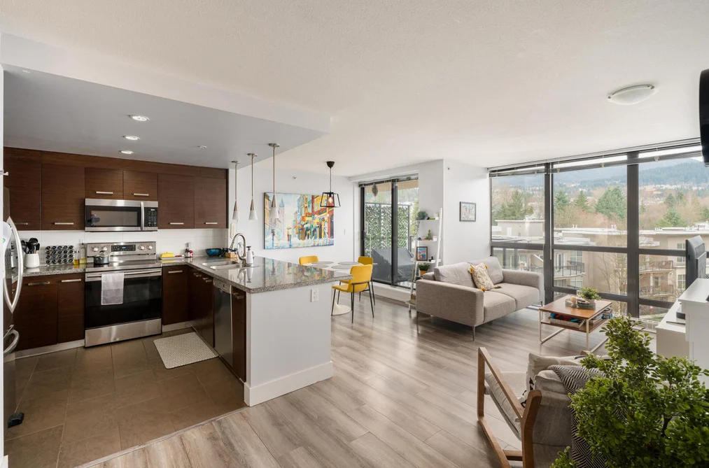 Condo for sale at 702 2959 Glen Drive Coquitlam British Columbia - MLS: R3104838