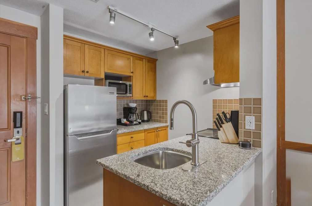 702 4320 SUNDIAL CRESCENT, Whistler BC V8E 1G6, Whistler BC — Residential for Sale — Photo 12 of 26