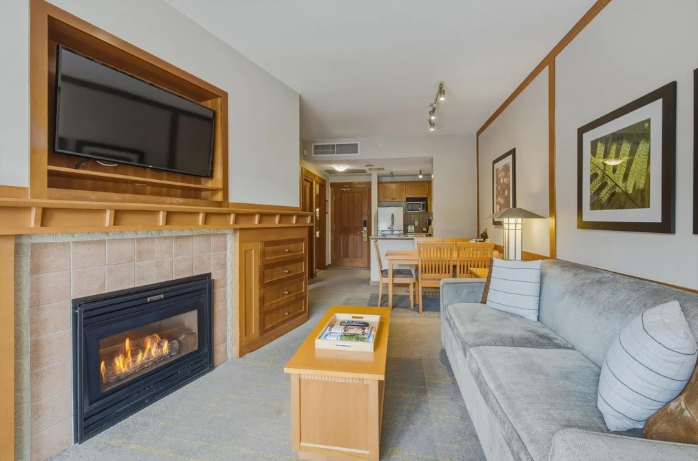 702 4320 SUNDIAL CRESCENT, Whistler BC V8E 1G6, Whistler BC — Residential for Sale — Photo 4 of 26