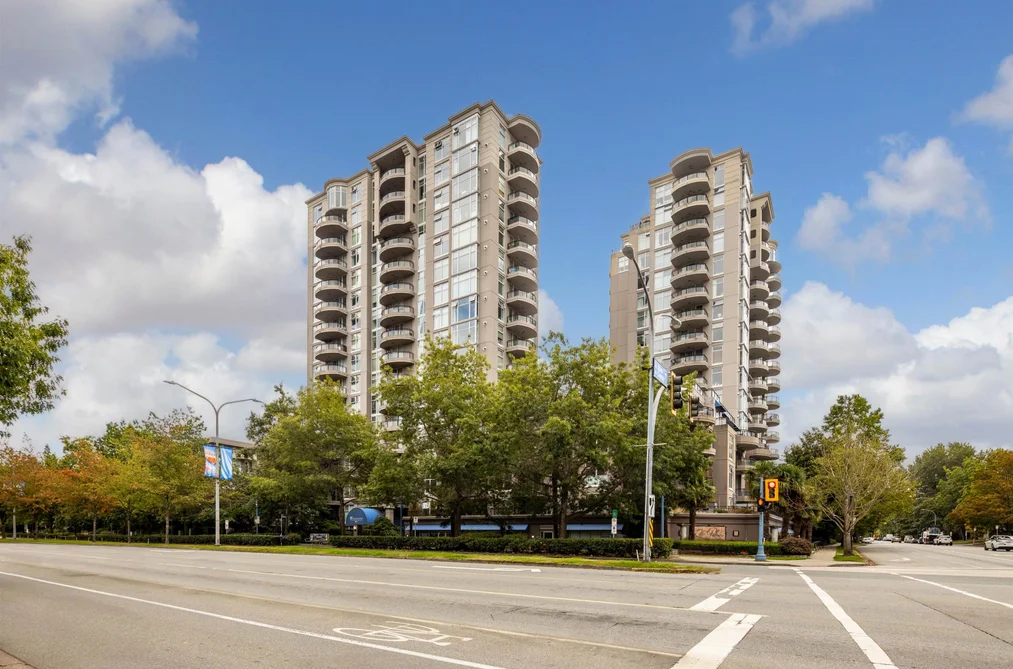 Condo for sale at 702 8460 Granville Avenue Richmond British Columbia - MLS: R3082551
