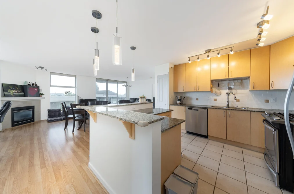 702 8460 GRANVILLE AVENUE, Richmond BC V6Y 4E7, Richmond BC — Residential for Sale - Photo 4