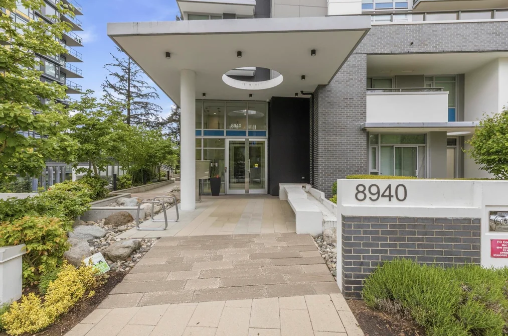 Condo for sale at 702 8940 University Crescent Burnaby British Columbia - MLS: R3127039