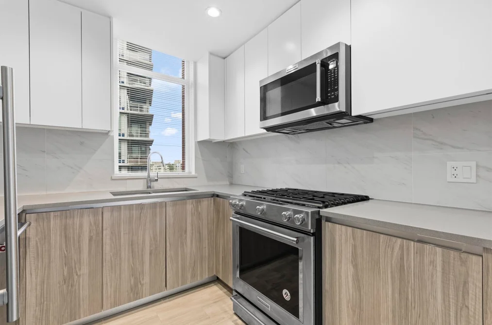 702 8940 UNIVERSITY CRESCENT, Burnaby BC V5A 0E7, Burnaby BC — Residential for Sale - Photo 5