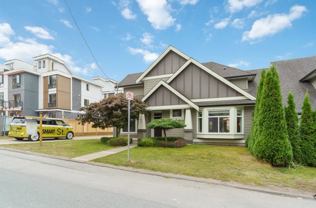 Half Duplex for sale at 702 Grover Avenue Coquitlam British Columbia - MLS: R3169720