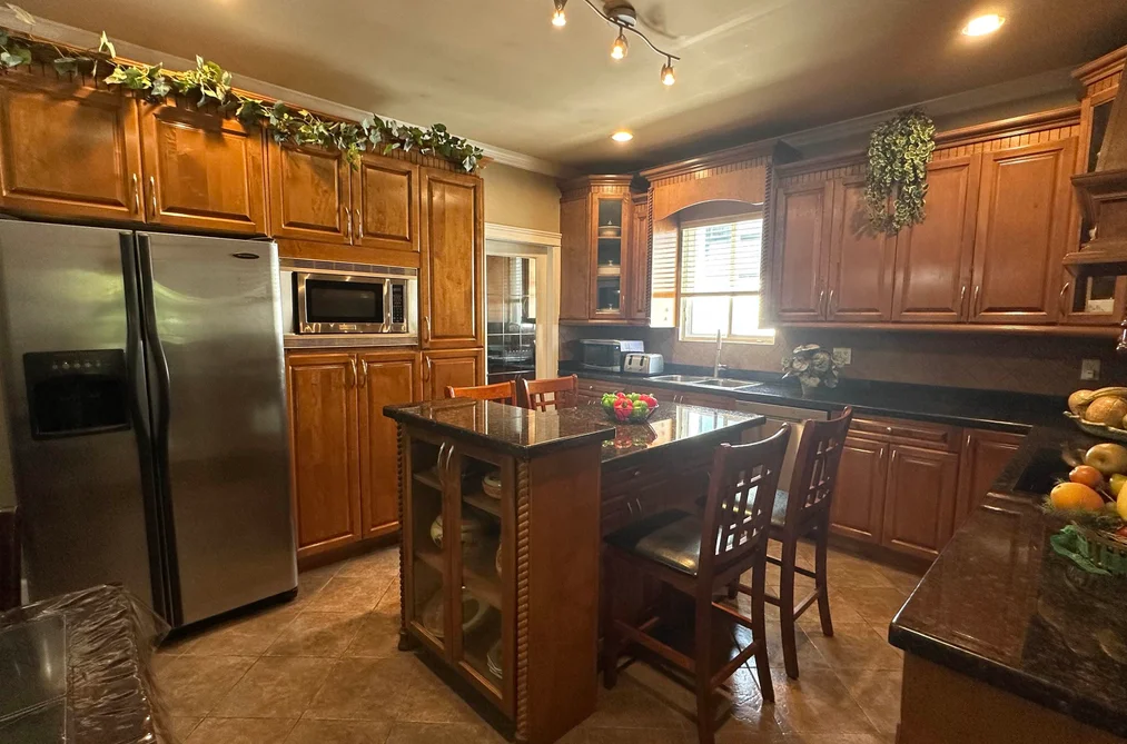 7021 132 STREET, Surrey BC V3W 6P1, Surrey BC — Residential for Sale - Photo 4