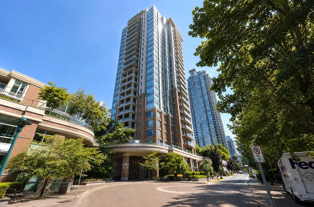 Condo for sale at 703 1155 The High Street Coquitlam British Columbia - MLS: R3130674