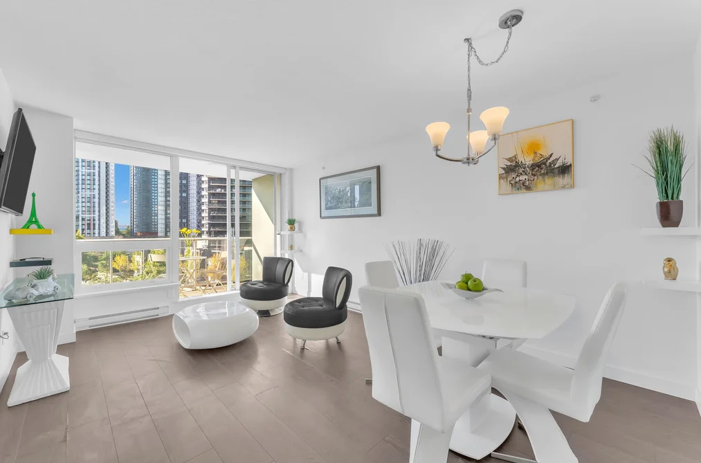 Condo for sale at 703 13696 100 Avenue Surrey British Columbia - MLS: R3167157