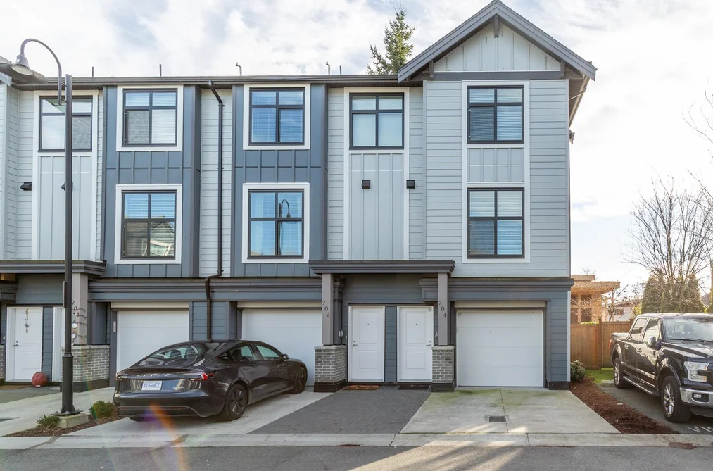 Townhouse for sale at 704 2267 Mckenzie Road Abbotsford British Columbia - MLS: R3143568