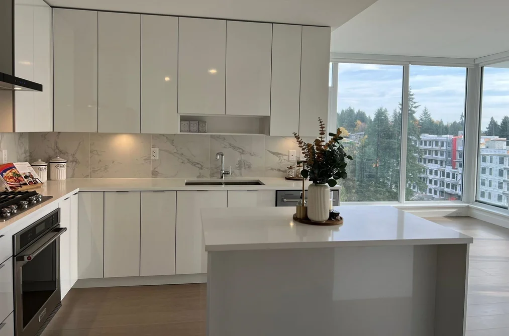 704 555 SYDNEY AVENUE, Coquitlam BC V3K 0G5, Coquitlam BC — Residential for Sale - Photo 2