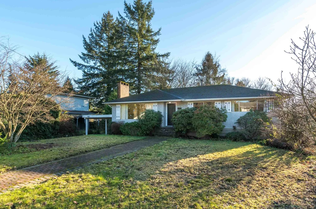 House for sale at 7046 Hillview Street Burnaby British Columbia - MLS: R3097587