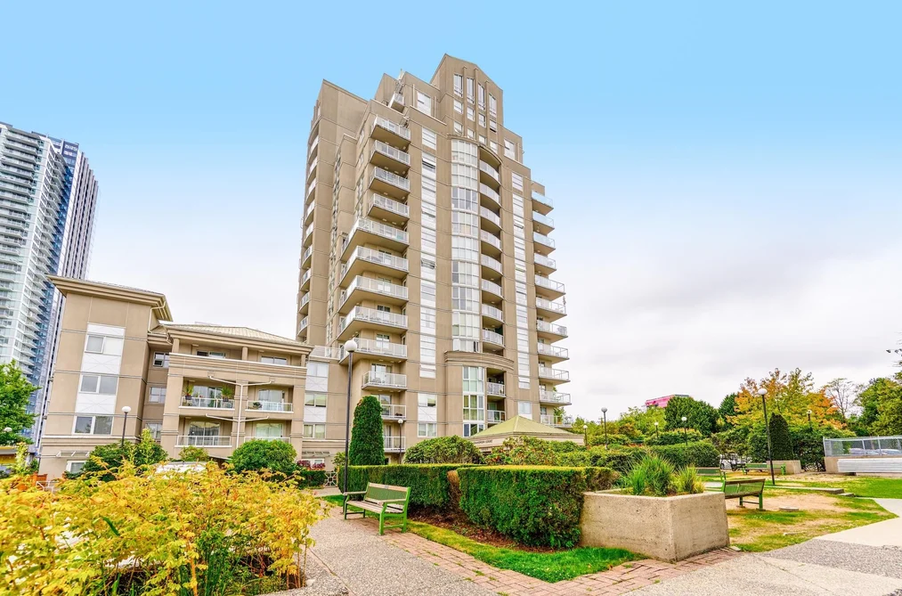 Condo for sale at 705 10523 University Drive Surrey British Columbia - MLS: R3158908