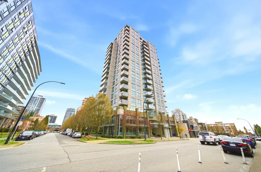Condo for sale at 705 135 E 17th Street North Vancouver British Columbia - MLS: R3125008