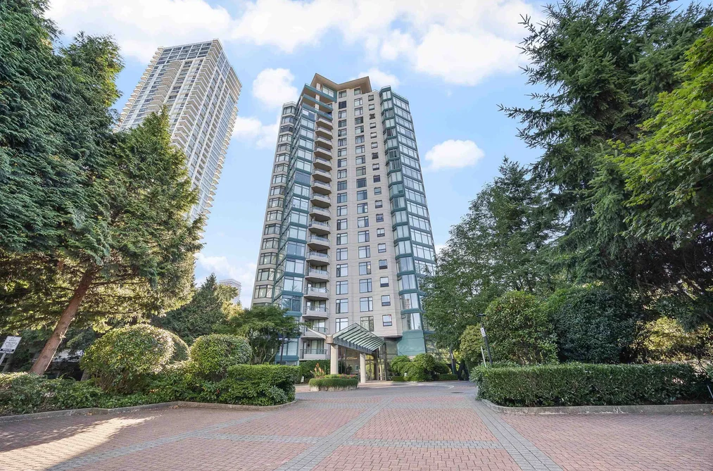 Condo for sale at 705 4505 Hazel Street Street Burnaby British Columbia - MLS: R3148586