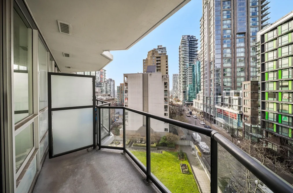 706 1212 HOWE STREET, Vancouver BC V6Z 2M9, Vancouver BC — Residential for Sale - Photo 4