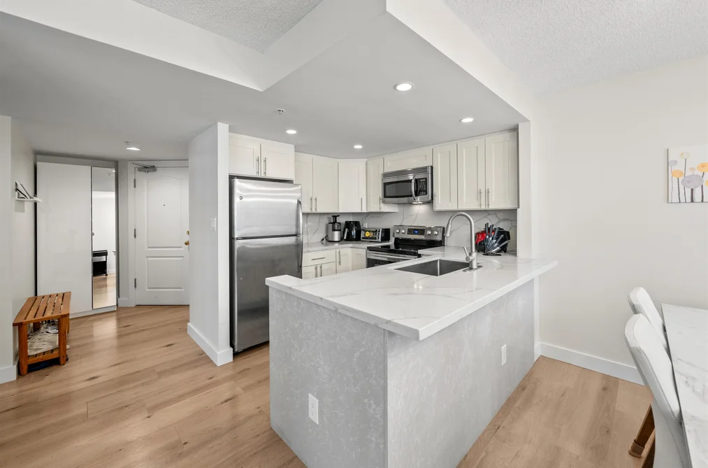 706 867 HAMILTON STREET, Vancouver BC V6B 2R7, Vancouver BC — Residential for Sale - Photo 3