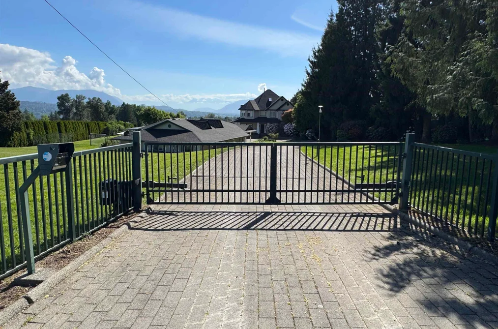 7064 SATCHELL STREET, Abbotsford BC V4X 2E3, Abbotsford BC — Residential for Sale - Photo 3