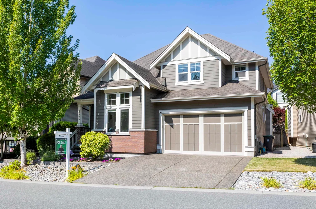 7065 208A STREET, Langley BC V2Y 0J2, Langley BC — Residential for Sale - Photo 2