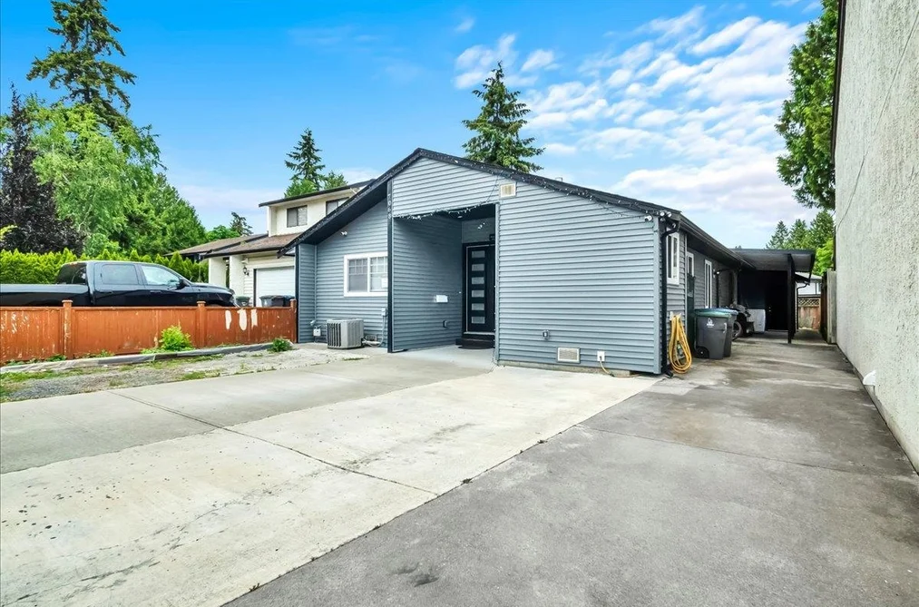 7068 129A STREET, Surrey BC V3W 2V7, Surrey BC — Residential for Sale - Photo 2