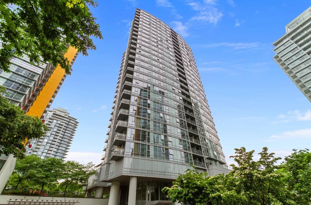 Condo for sale at 707 131 Regiment Square Vancouver British Columbia - MLS: R3127824