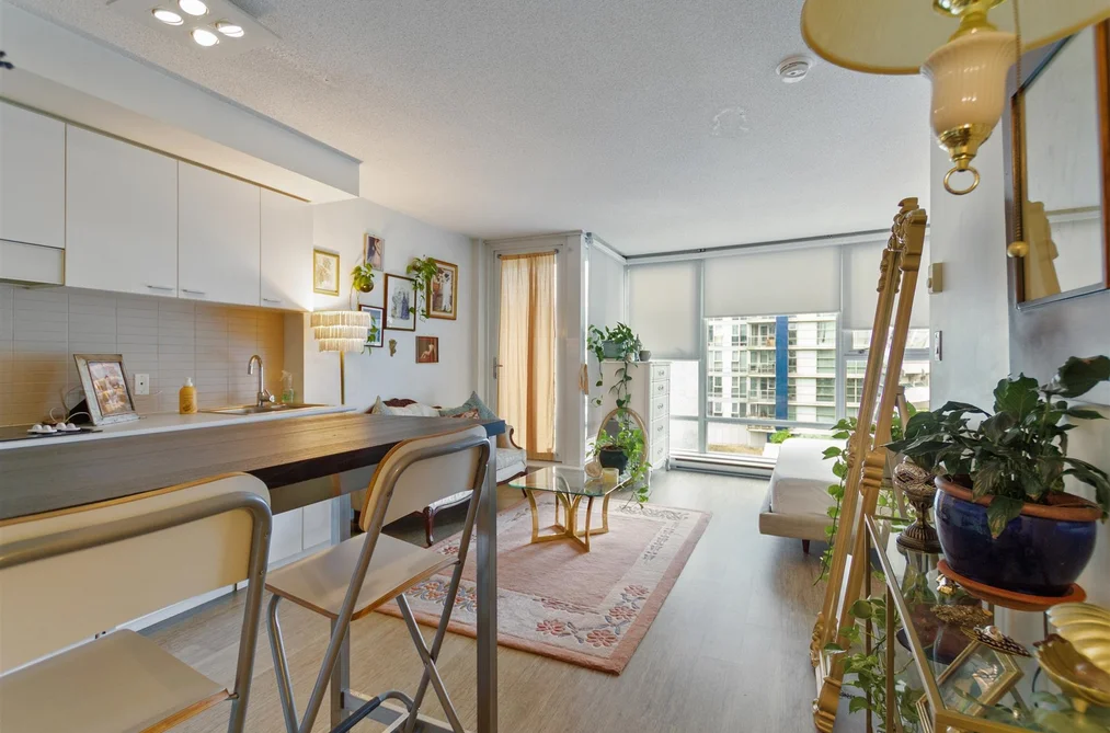 707 131 REGIMENT SQUARE, Vancouver BC V6B 1X6, Vancouver BC — Residential for Sale - Photo 2