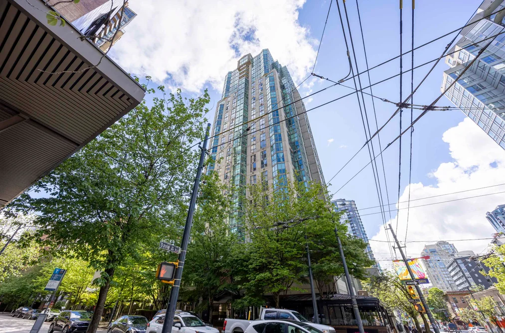 Condo for sale at 708 1188 Howe Street Vancouver British Columbia - MLS: R3126067