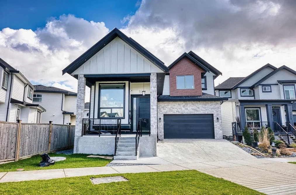 House for sale at 7080 192a Street Surrey British Columbia - MLS: R3126811