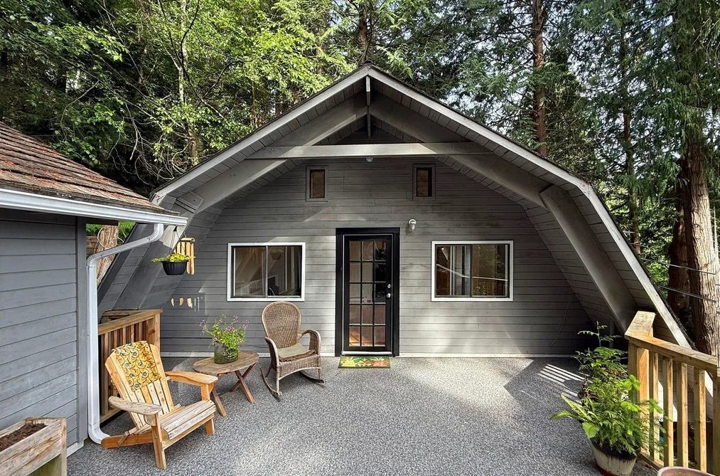 House for sale at 709 Windjammer Road Bowen Island British Columbia - MLS: R3127962