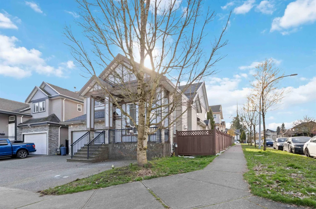 7097 149A STREET, Surrey BC V3S 1K2, Surrey BC — Residential for Sale - Photo 2