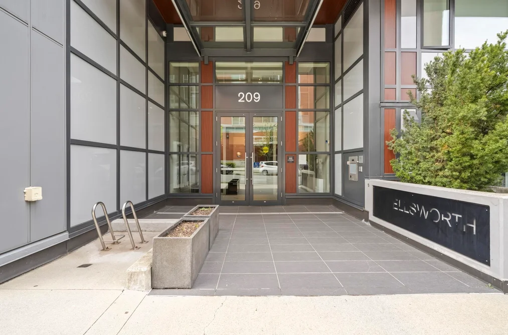 710 209 7 AVENUE, Vancouver BC V5T 0H3, Vancouver BC — Residential for Sale - Photo 2