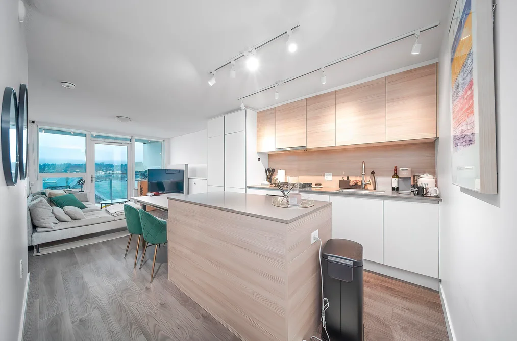 Condo for sale at 710 988 Quayside Drive New Westminster British Columbia - MLS: R3084277