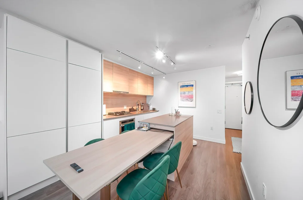 710 988 QUAYSIDE DRIVE, New Westminster BC V3M 0L5, New Westminster BC — Residential for Sale - Photo 3