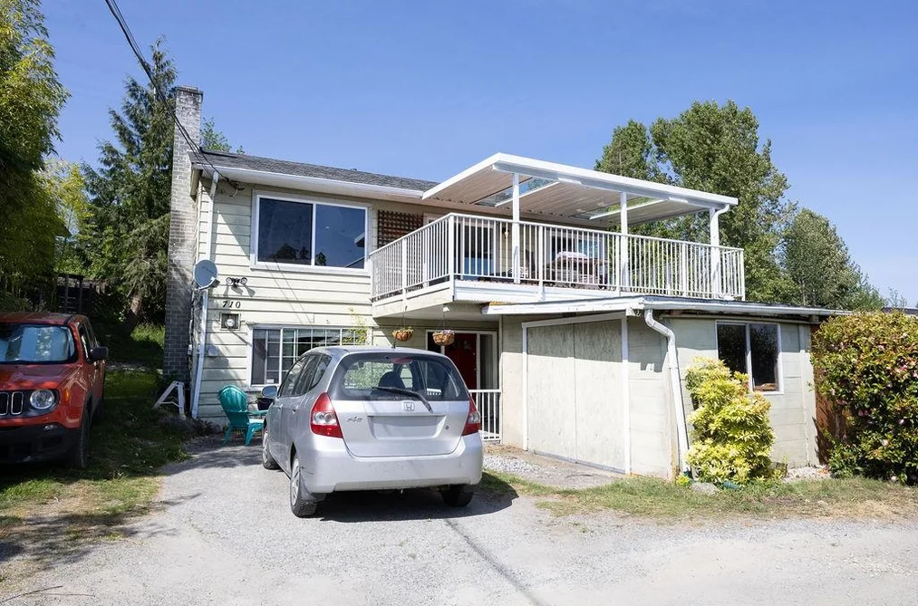 710 GIBSONS WAY, Gibsons BC V0N 1V9, Gibsons BC — Residential for Sale - Photo 2