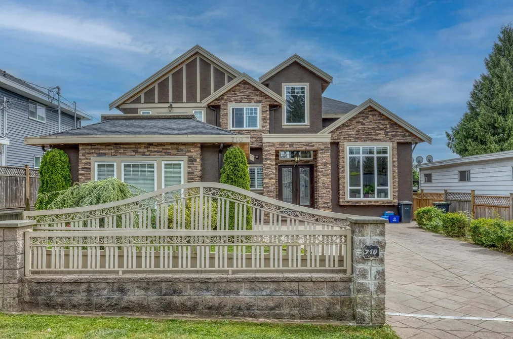 710 RODERICK AVENUE, Coquitlam BC V3K 1P5, Coquitlam BC — Residential for Sale - Photo 2