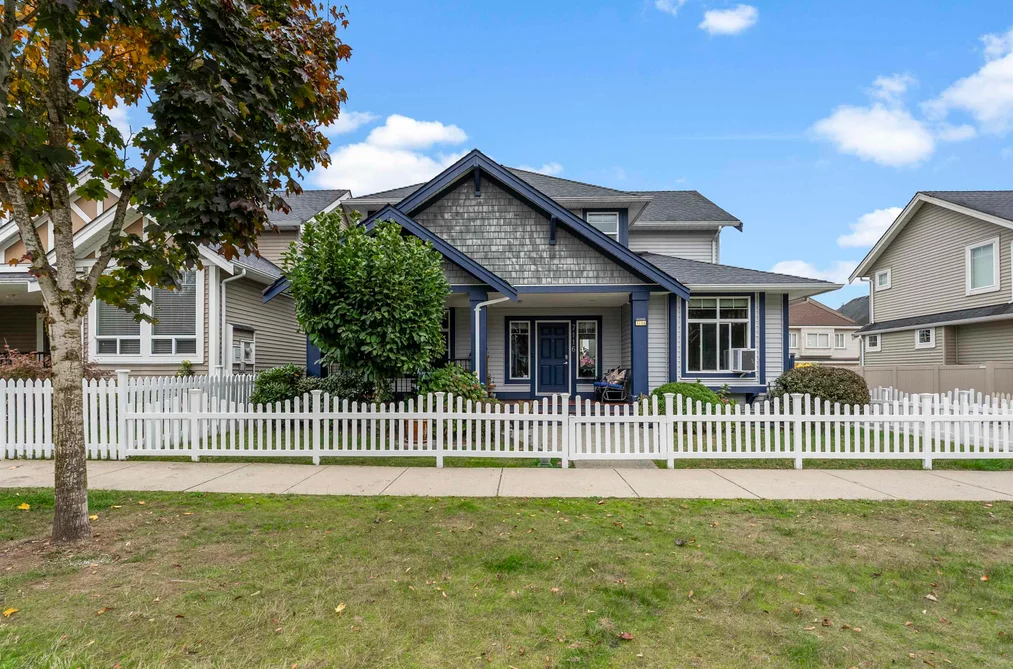 7116 195a St, Surrey, BC - MLS: R3175803